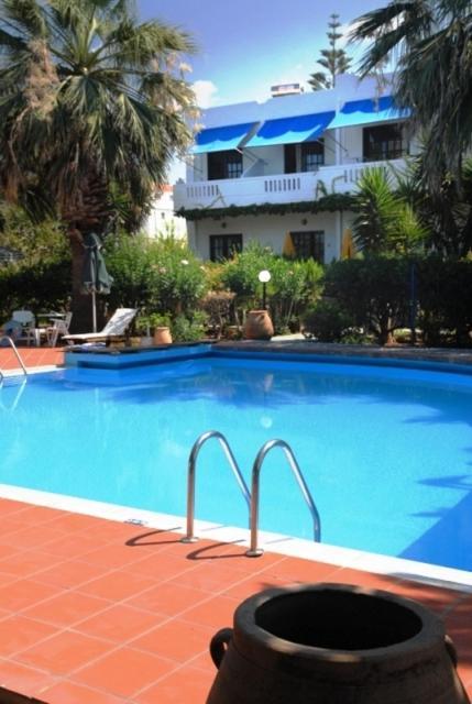 Kalives Apartments Kalívesz Kültér fotó